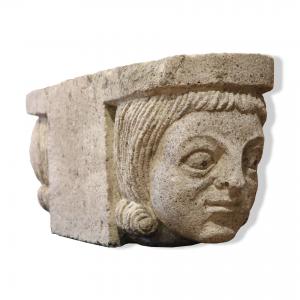 Capitello in pietra. Epoca 1400.